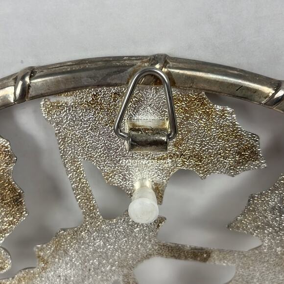 Holly and Berries Silvertone Trivet 9 inch Diameter Dinner Table Decor - Picture 4 of 6